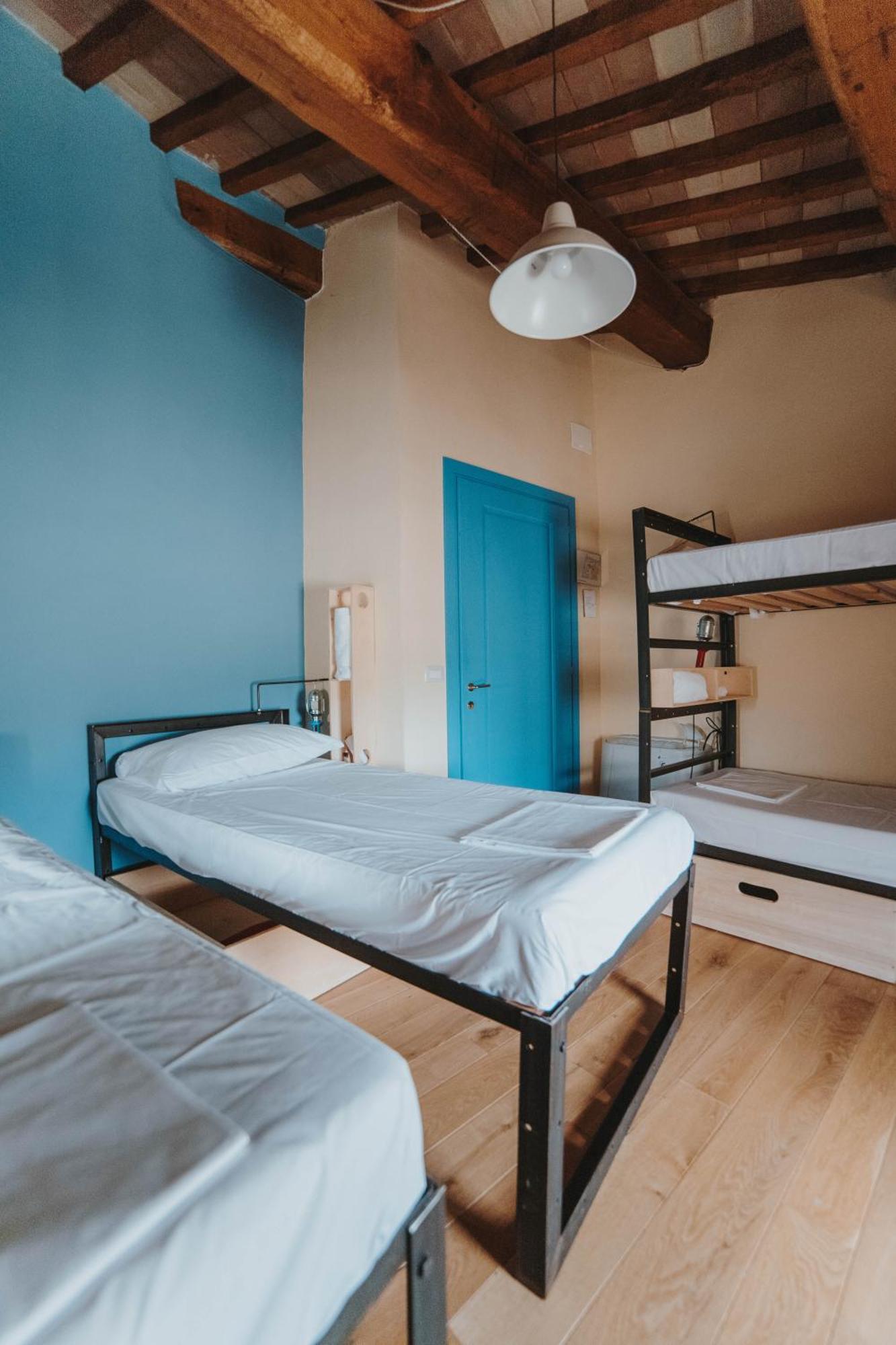 Ostello Bello Assisi ベヴァーニャ 部屋 写真