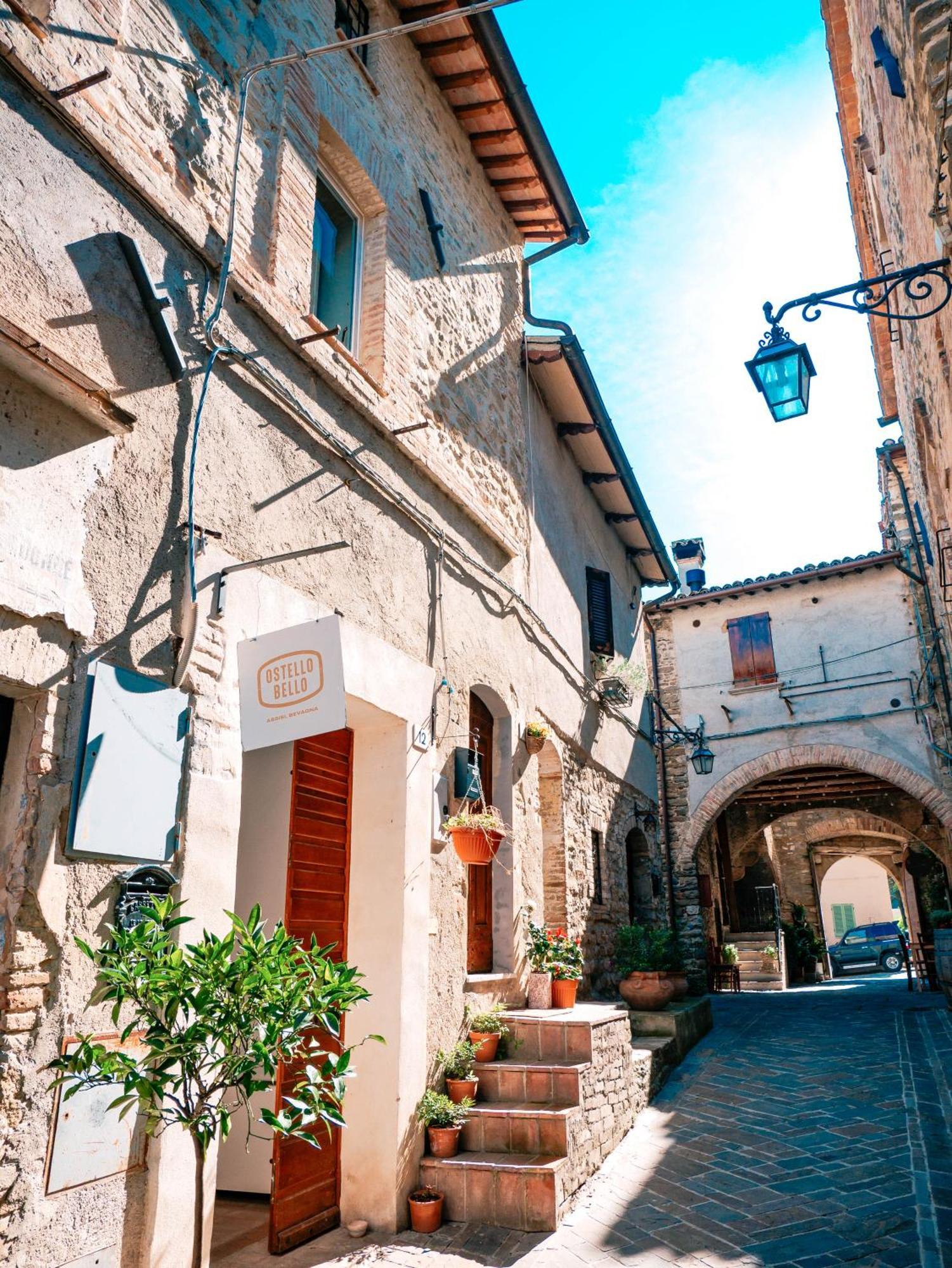 Ostello Bello Assisi ベヴァーニャ エクステリア 写真