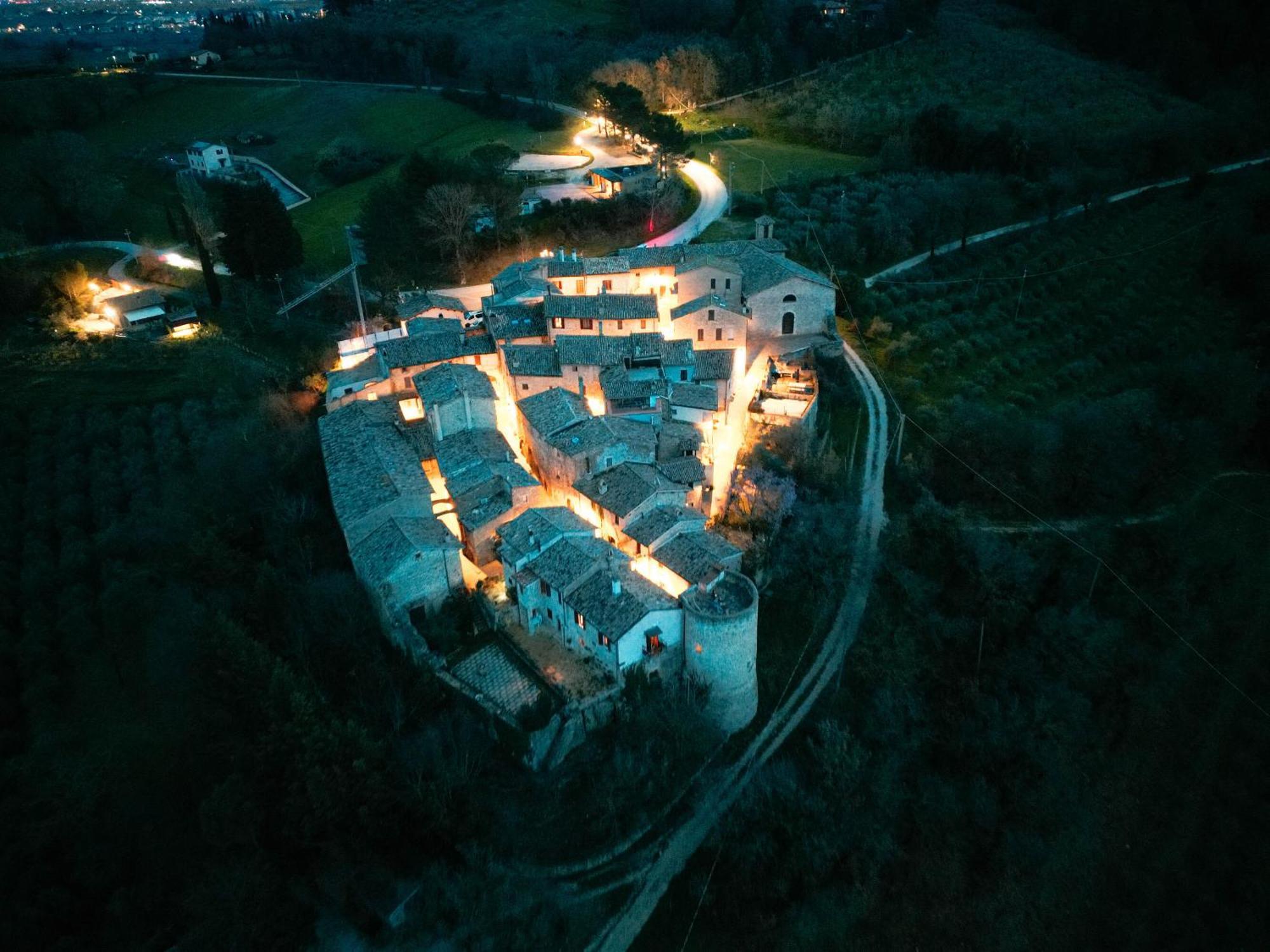 Ostello Bello Assisi ベヴァーニャ エクステリア 写真
